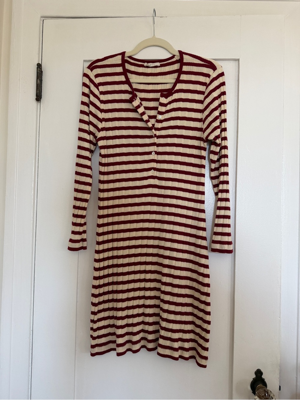 Doen Striped Rib-Knit Long Sleeve Dress in Cream and Burgundy